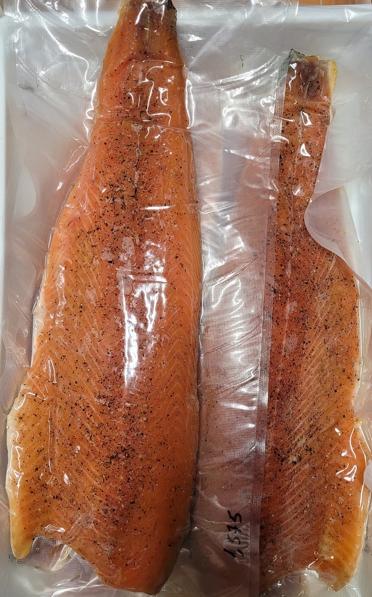 SAUMON FUMÉ MAISON saumon fumé par nos soins leschaux