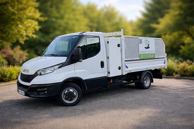 camionnette les pieds sur terre