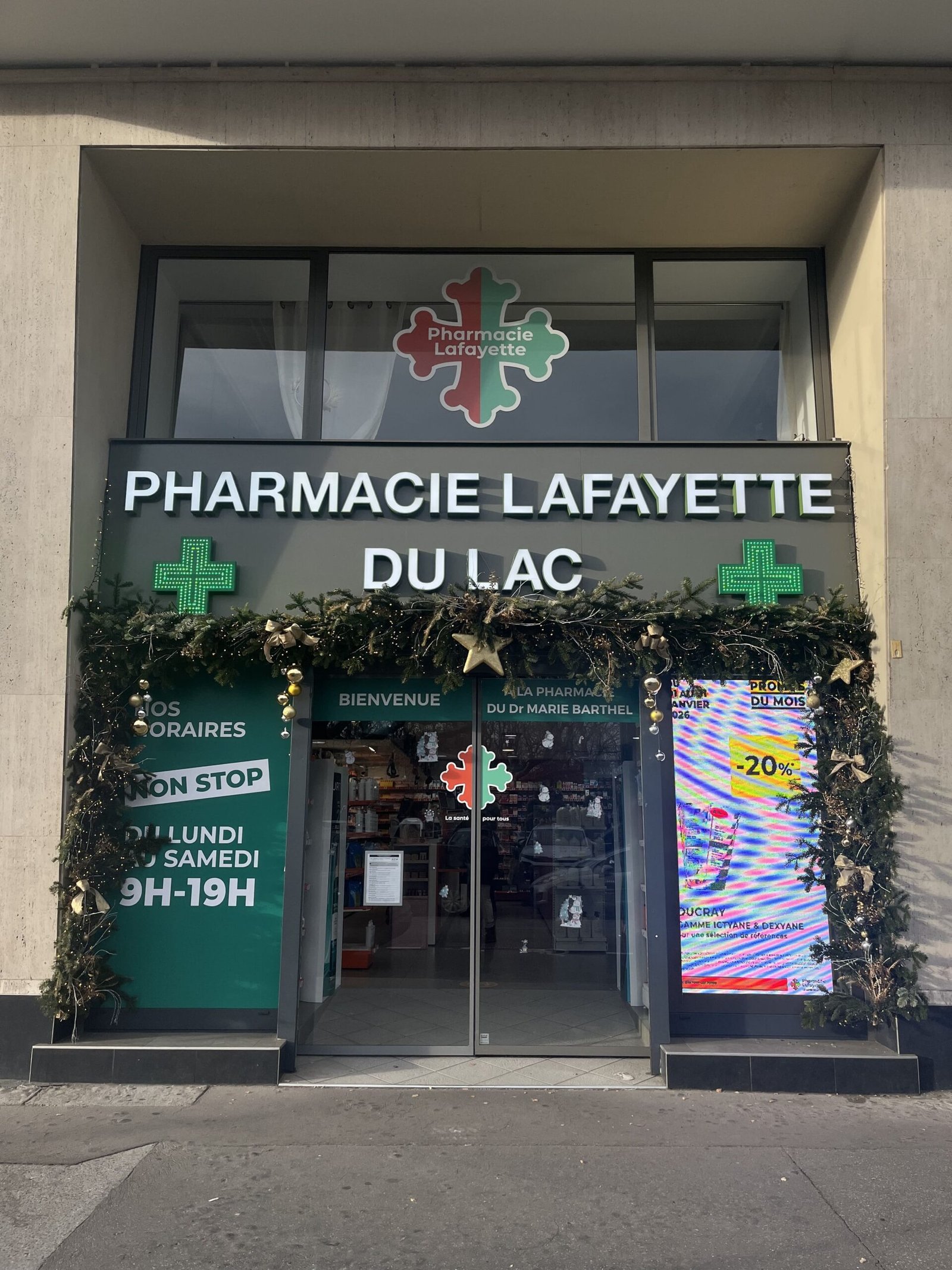 devanture parapharmacie annecy